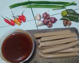 Foto langkah ke 1 dari resep Sosis Saos Asam Pedas.