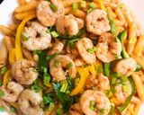 A picture of step 5 of Periperi Prawn Pasta.