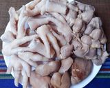 Hình bước làm 1 của món Chân gà kho sả nghệ