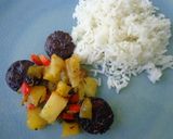 Foto do passo 2 de Ananás com morcela e pimentos acompanhada de arroz