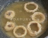 Foto langkah ke 6 dari resep Crispy Onion Rings Eggless Berlapis Bread Crumbs atau Tepung.
