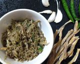 सुक्या बोंबीलाची चटणी /ठेचा (sukya bombilachi chutney recipe in marathi) रेसिपी स्टेप 3 फोटो 