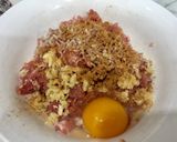 Hình bước làm 2 của món Thịt băm chiên ngũ vị