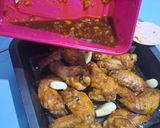 Foto langkah ke 4 dari resep Baked Sweet & Spicy Chicken Wings.