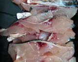 Hình bước làm 1 của món Cá trắm phi lê chiên giòn