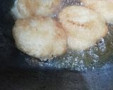 A picture of step 2 of Dahi Vada Chaat.
