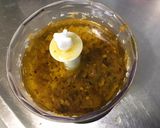 Une image de l'étape 4 de Sauce salade épicée à la mimolette, gouda vieux et herbes aromatiques.