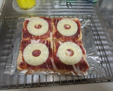 Foto del paso 3 de la receta: Tosta de serrano con piña y queso