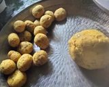 A picture of step 2 of Potato puri.