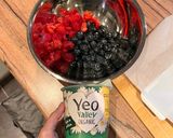 Foto langkah ke 2 dari resep Frozen Yogurt Bark (Frozen Yogurt Batang).