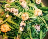 Hình bước làm 4 của món Bún gạo xào hải sản 🦞