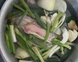 Foto langkah ke 2 dari resep Singapore Hainan Chicken Rice.