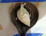 Foto del passaggio 10 della ricetta Uovo in camicia su tortino di spinaci