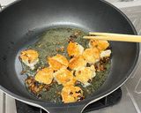 A picture of step 2 of Shrimp Paste Tomato Egg Noodles.