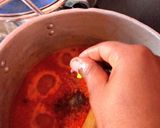 A picture of step 4 of Roasted chicken sauce.