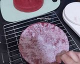 Foto langkah ke 5 dari resep Red Velvet Birthday Cake.