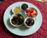 A picture of step 1 of A healthy breakfast with black rice -mung porridge.