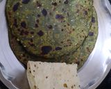 A picture of step 5 of Palak paratha.