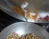 A picture of step 7 of Kachhi Dabeli.