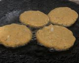 A picture of step 5 of Alu aur Besan Ki Tikki.