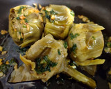 Foto del paso 6 de la receta: Alcachofas y chocos al ajillo