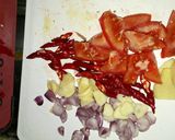 Foto langkah ke 2 dari resep Cumi asin Asam manis.