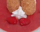 Habkönnyű túrógombóc eperpürével 🥰🍓 recept fázis 2 fotója
