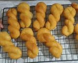 Foto langkah ke 5 dari resep 249. Twisted Korean Doughnuts | Donut Kepang | 꼬인 도넛 | 扭曲的甜甜圈.