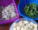 Foto langkah ke 1 dari resep Tumis udang, kacang panjang campur tempe.