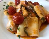 Foto del passaggio 4 della ricetta Paccheri con filetto di branzino