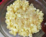 Foto del paso 2 de la receta Tortilla de papas con cebolla y ensalada de tomate