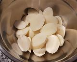 A picture of step 1 of Potato Fritters (Perkedel kentang).