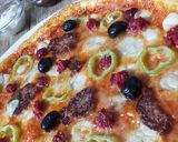 صورة لخطوة 4 من وصفة بيتزا منزلية لذيذة 😋😋