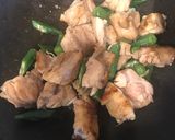 秋葵蒜片炒雞腿肉的食譜步驟6照片
