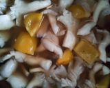 Gambar langkah 4 resipi Cendawan Tiram Masak Rebus Simple.
