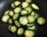A picture of step 8 of Bitter Gourd Curry.