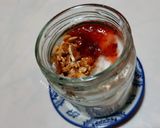 Une image de l'étape 2 de Yaourt nature confiture granola 🥣.