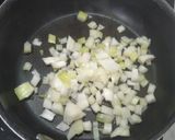 Une image de l'étape 1 de Curry fève et courgette.
