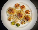 Foto del paso 5 de la receta: Sepia a la plancha con gamba roja y coles de Bruselas