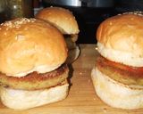 A picture of step 5 of Vegetable Mayo Burger.