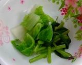 รูปขั้นตอนการทำที่ 6 ของ ก๋วยเตี๋ยวเส้นใหญ่น้ำผัก