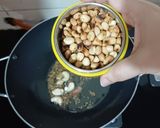 A picture of step 2 of Samak Rice Pulao.