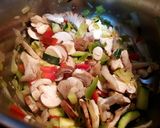 Foto del paso 4 de la receta: Col kale con verduritas y setas