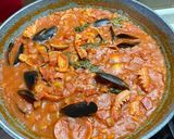 A picture of step 2 of Spaghettoni with Seafood in Tomato Sauce.