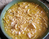 Foto del paso 4 de la receta: Alubias blancas con almejas exprés