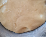Foto del paso 2 de la receta: Galletitas económicas con fragancia a limón 🍋 ideal principiantes