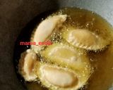 Foto langkah ke 4 dari resep Pastel Renyah Tanpa Telur.
