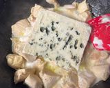 Une image de l'étape 1 de Escalope à la crème de roquefort express.