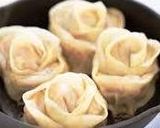 A picture of step 5 of Paneer Stuffed Rose Momo.