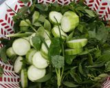 Hình bước làm 3 của món Canh nghêu nấu rau ngót